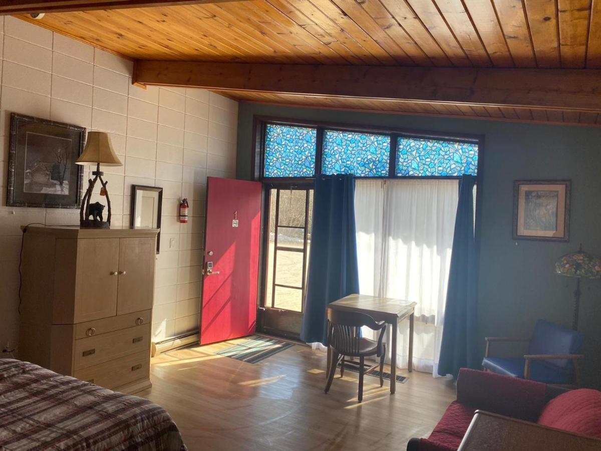 Huron Sands Motel And Restaurant Providence Bay Zewnętrze zdjęcie