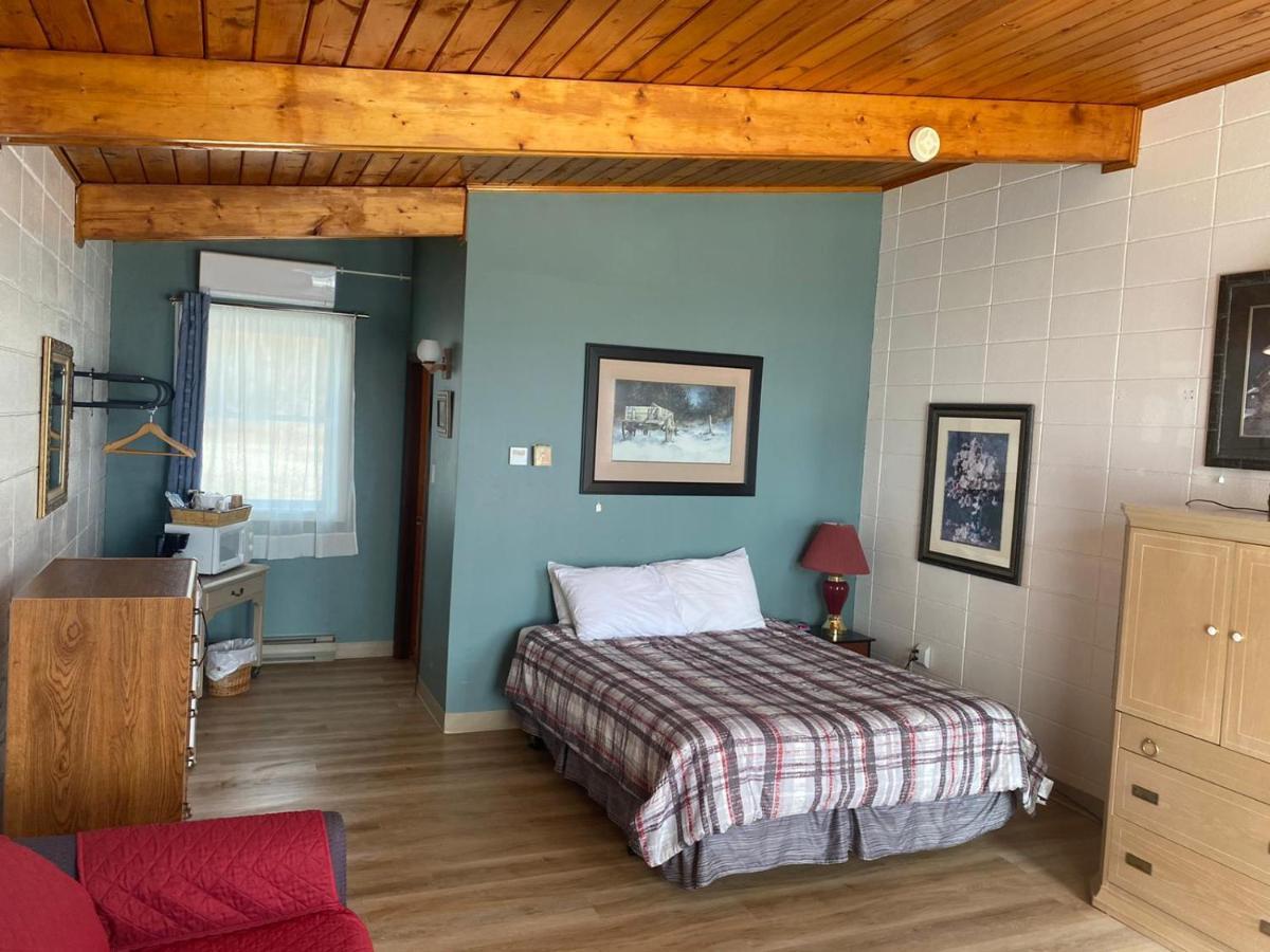 Huron Sands Motel And Restaurant Providence Bay Zewnętrze zdjęcie